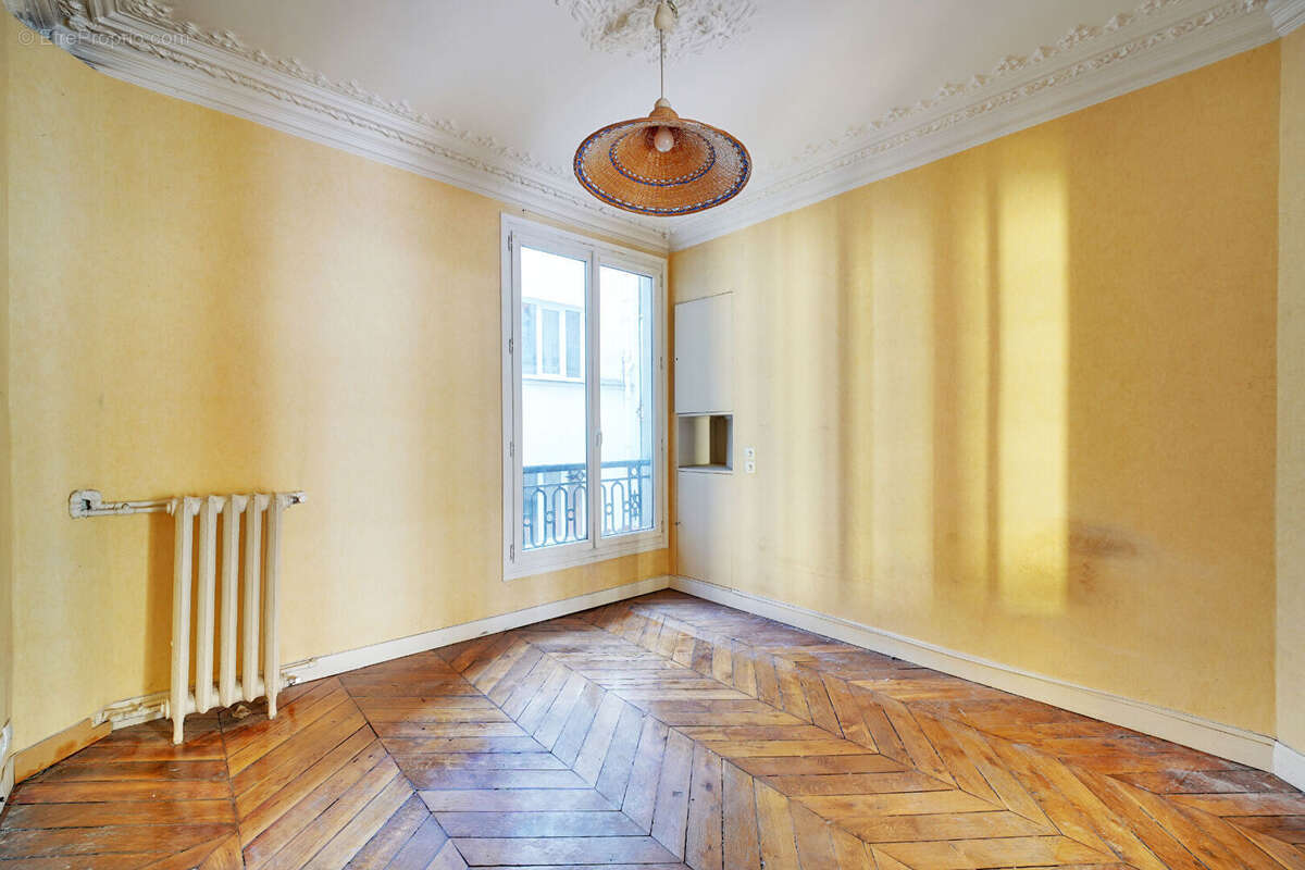 Appartement à PARIS-10E