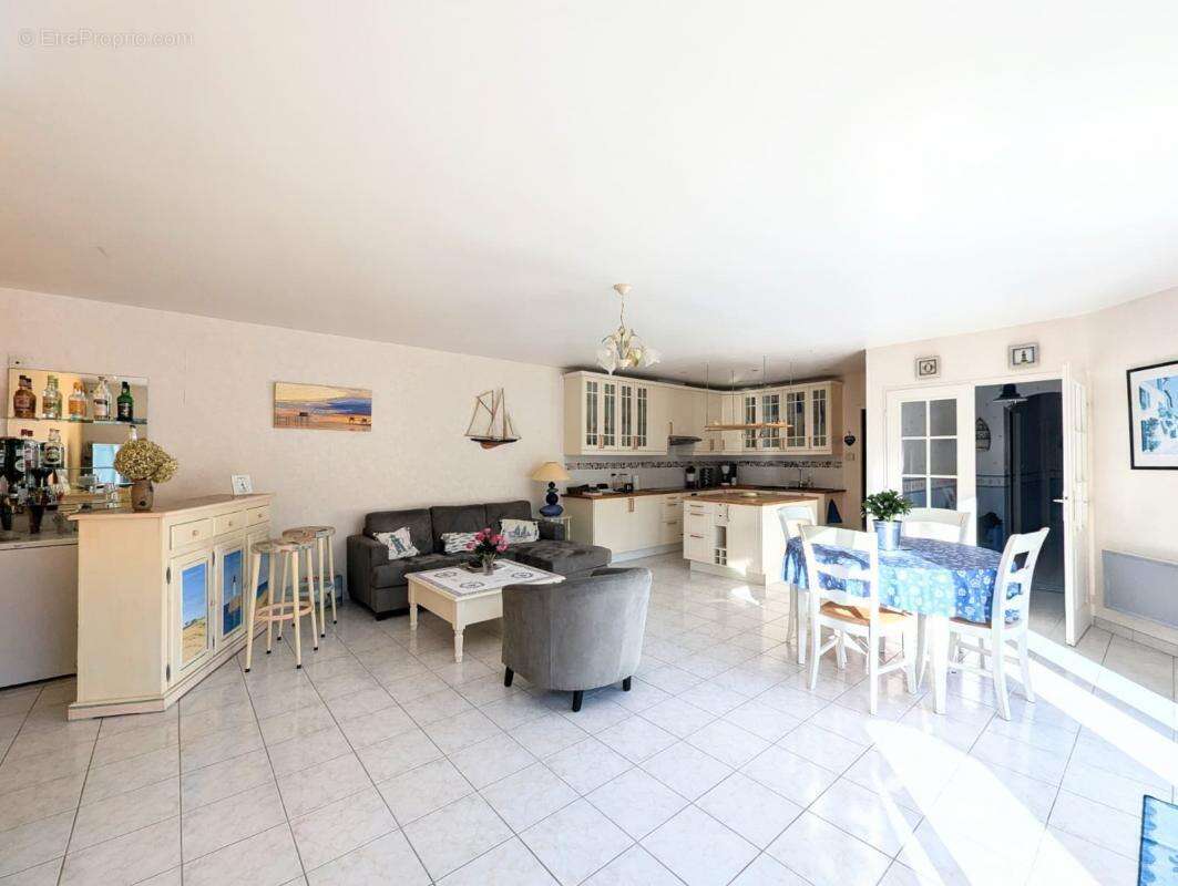 Maison à LES MATHES