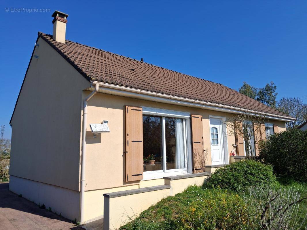 Maison à SURY-PRES-LERE