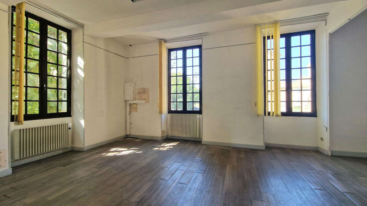 Appartement à SAINTE-CECILE-LES-VIGNES