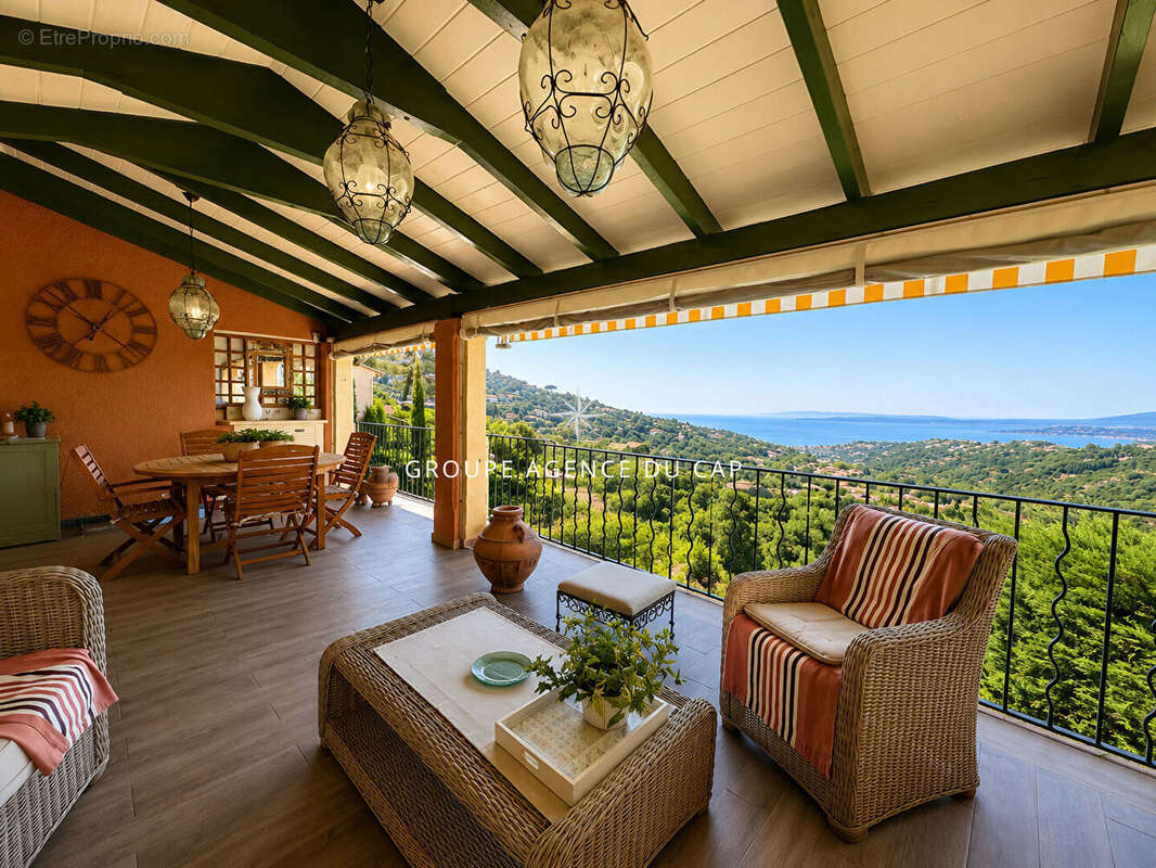 A vendre  villa provençale  vue mer piscine garage aux issambres - photo 4