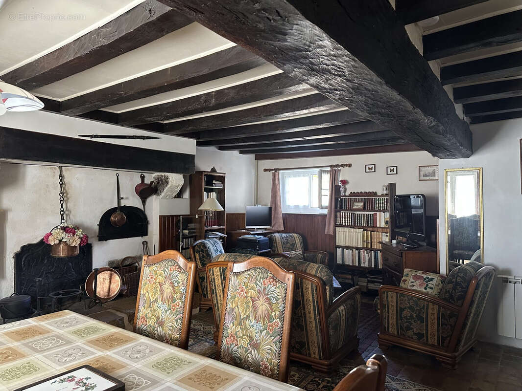 Maison à MONTGIVRAY