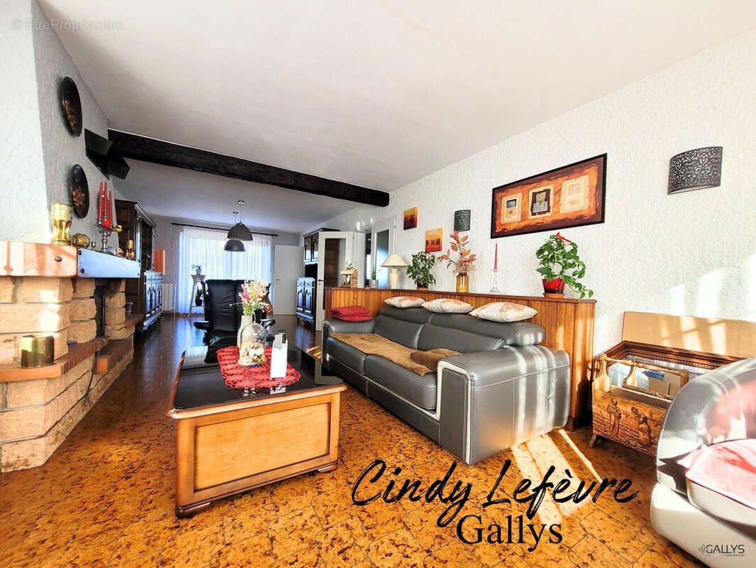 Maison à COSNES-ET-ROMAIN