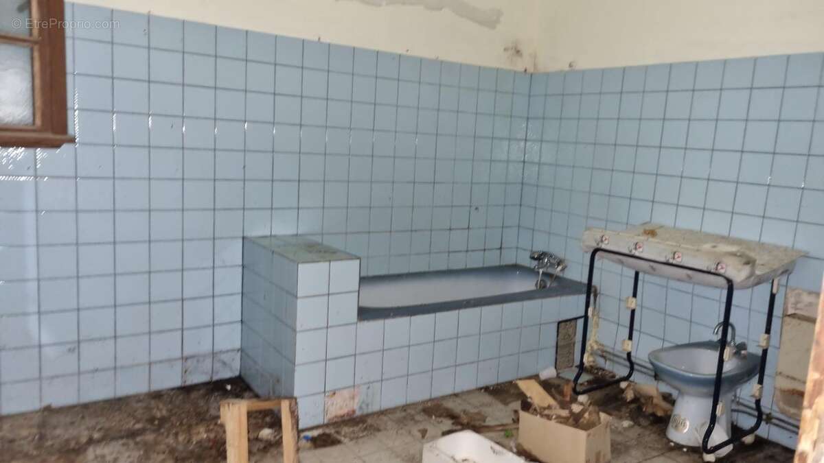 Maison à SAINT-AMAND-DE-VERGT