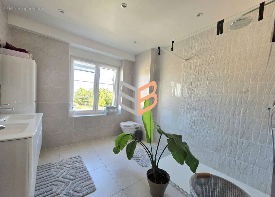 Maison 108 m² à Mercy-Le-Bas  - photo 3
