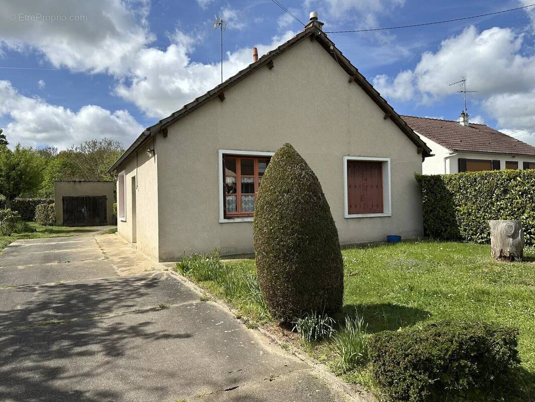 Maison à MORANCEZ