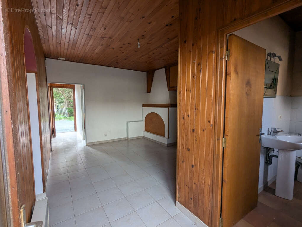 Maison à LAGRASSE