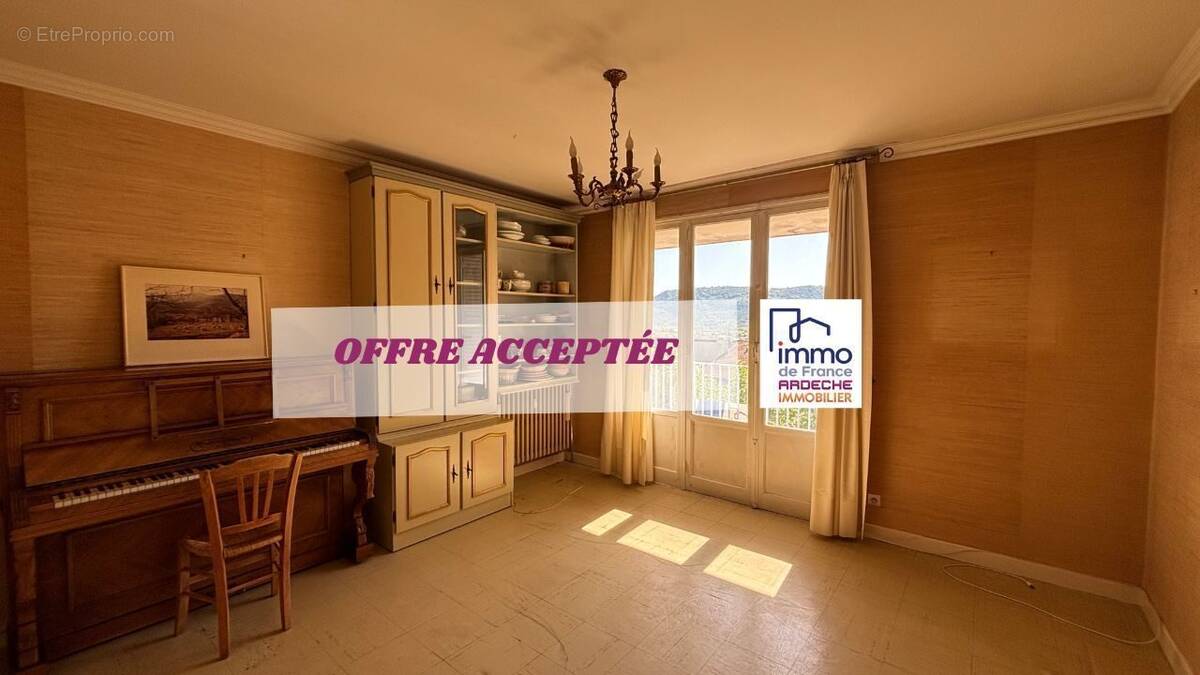 Appartement à PRIVAS