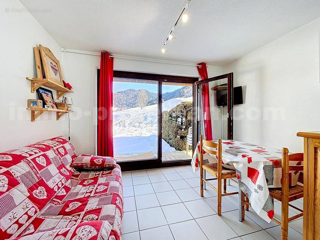Studio_praz_sur_arly_proche_Genève_Suisse_investissement_Séjour_cuisine - Appartement à PRAZ-SUR-ARLY