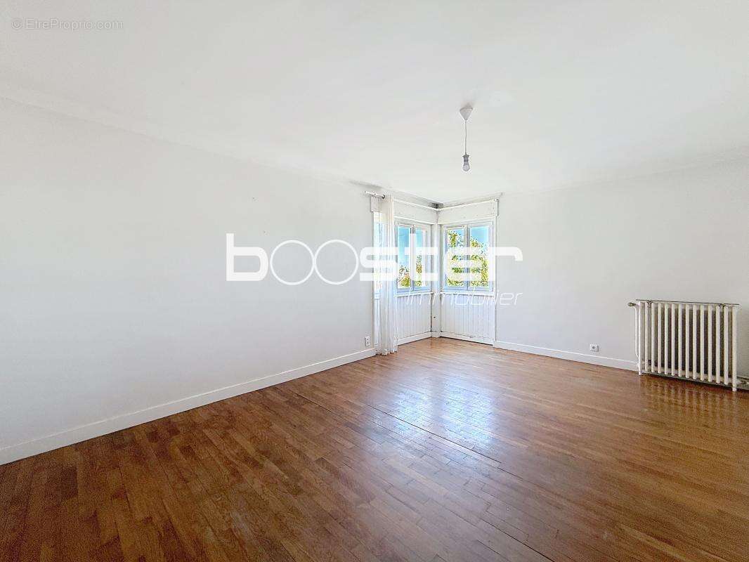 Maison à SAINT-YRIEIX-LA-PERCHE