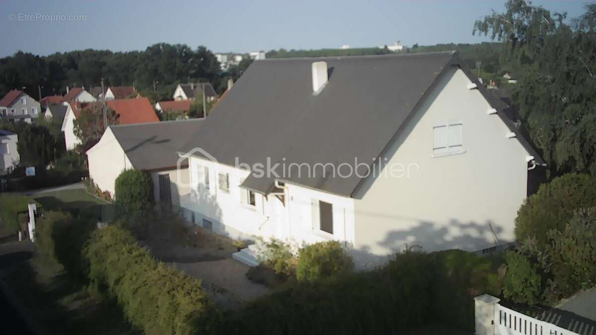  Maison traditionnelle à Saint-Firmin-des-Vignes – 7 pièces – Terrain de 790 m² - photo 2