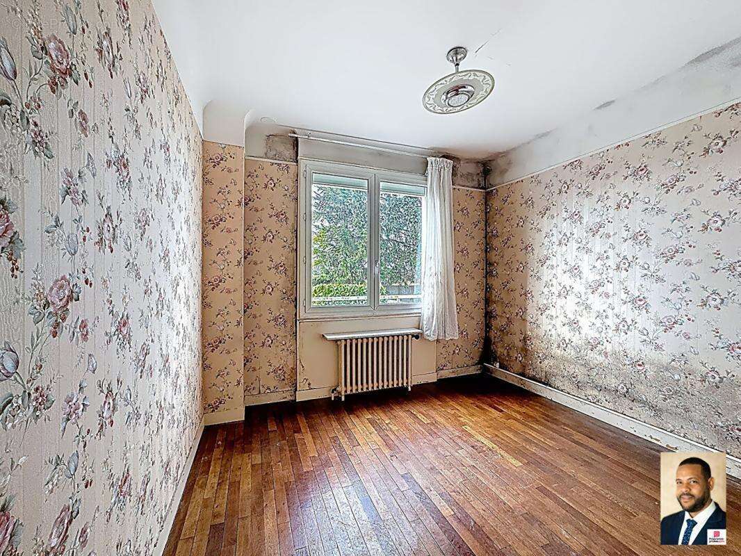 Maison à PARAY-VIEILLE-POSTE