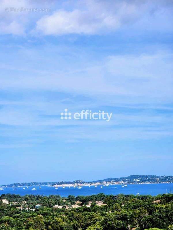 Appartement à GRIMAUD