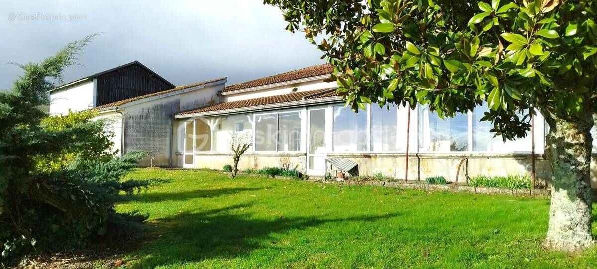 Maison à SAINT-BARTHELEMY-D'AGENAIS
