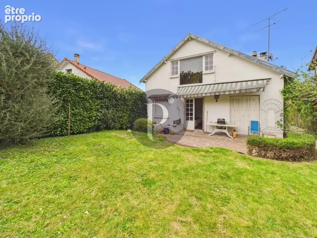 Maison à VERRIERES-LE-BUISSON