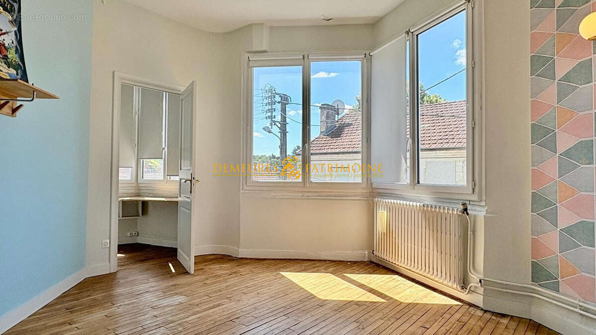 Appartement 140 m² à Angouleme  - photo 4