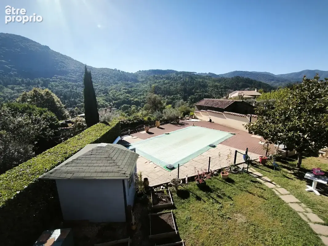 Mas rénové de 195m2 avec 1750m2 de terrain avec vue dégagée - photo 18