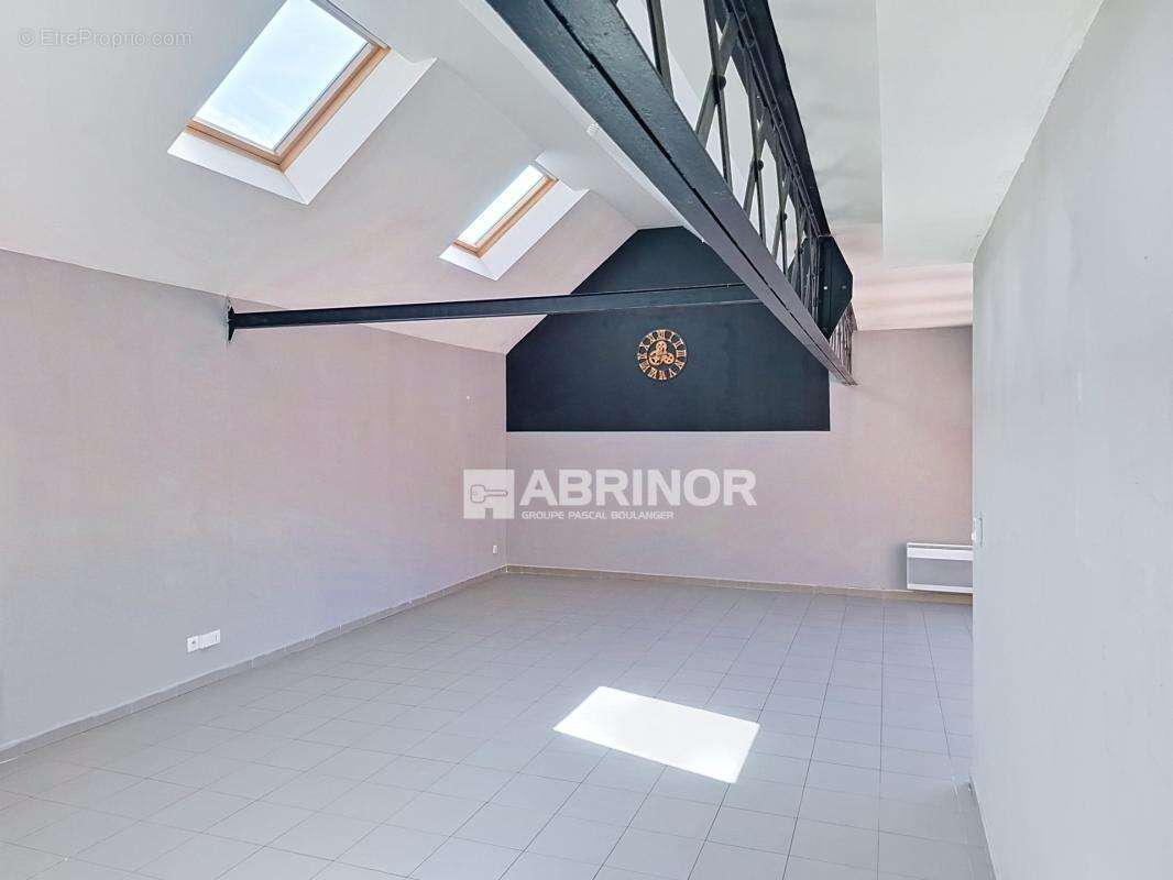 LOFT à deux pas de la gare TGV de TOURCOING - photo 2