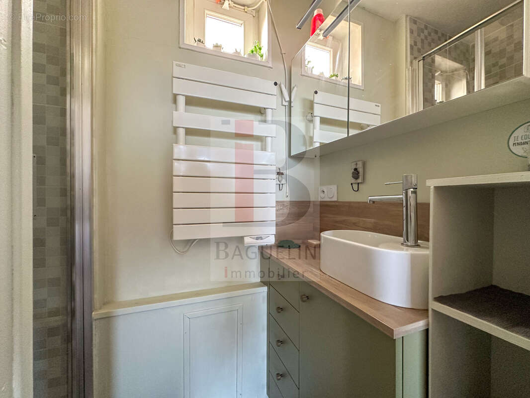 Appartement à FOURAS