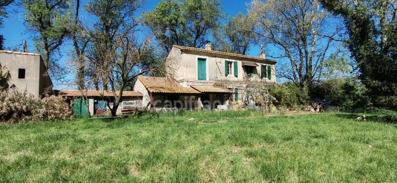 Maison à FONTVIEILLE