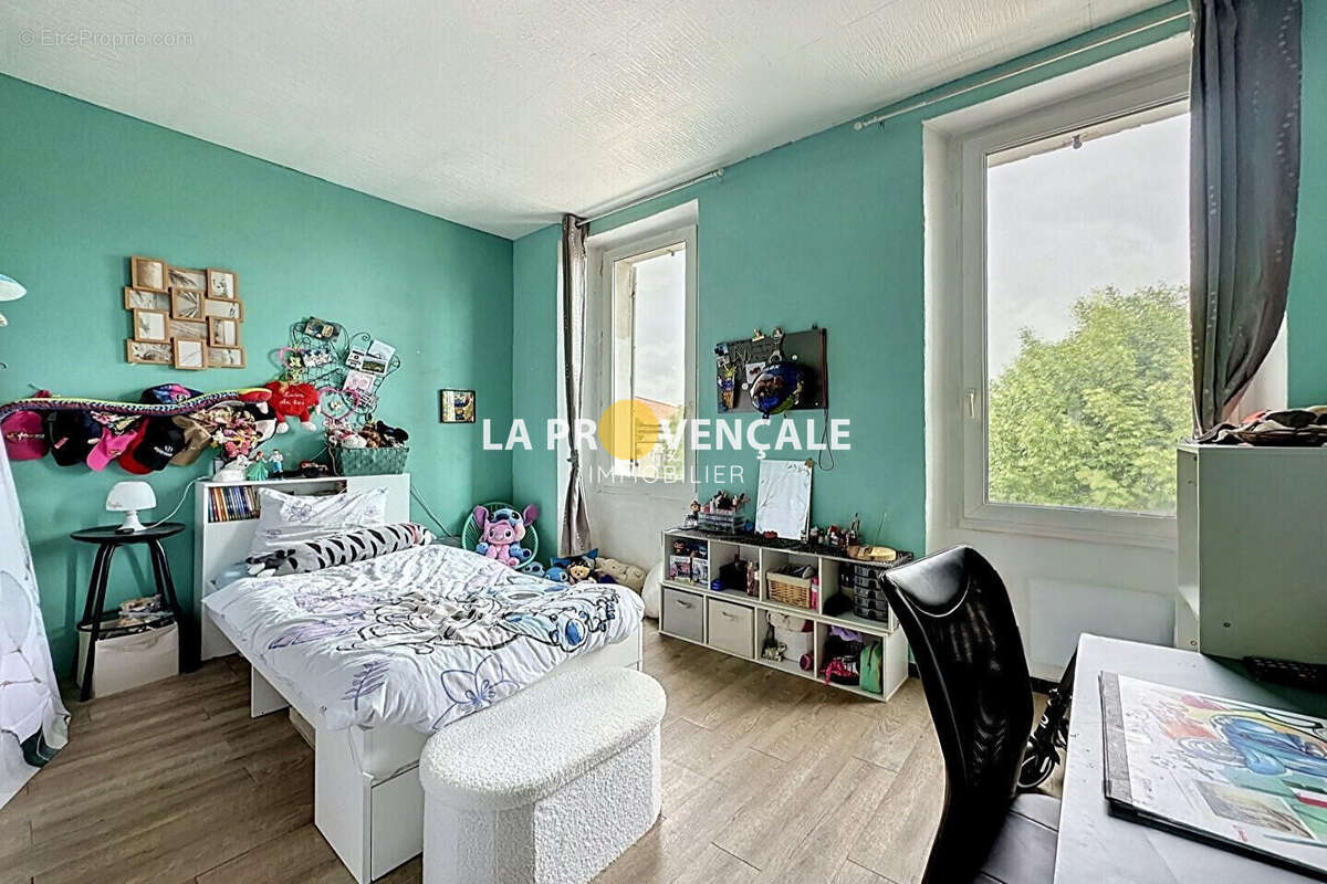 Appartement à TRETS