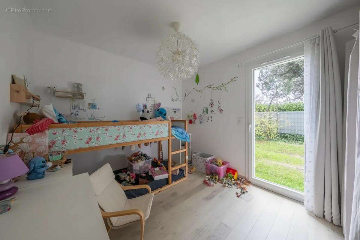 Maison à AMBARES-ET-LAGRAVE