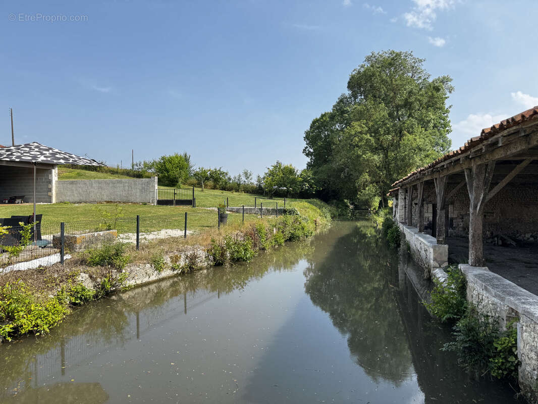 Maison à CHALLIGNAC