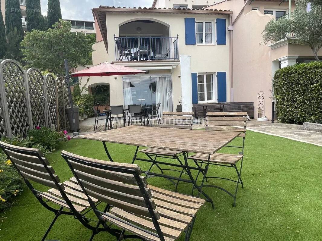 Appartement à GRIMAUD
