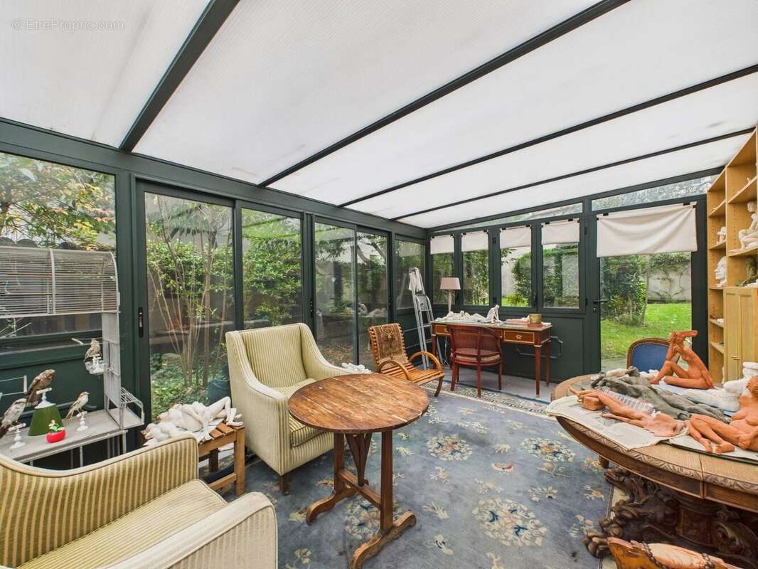 Appartement à NEUILLY-SUR-SEINE