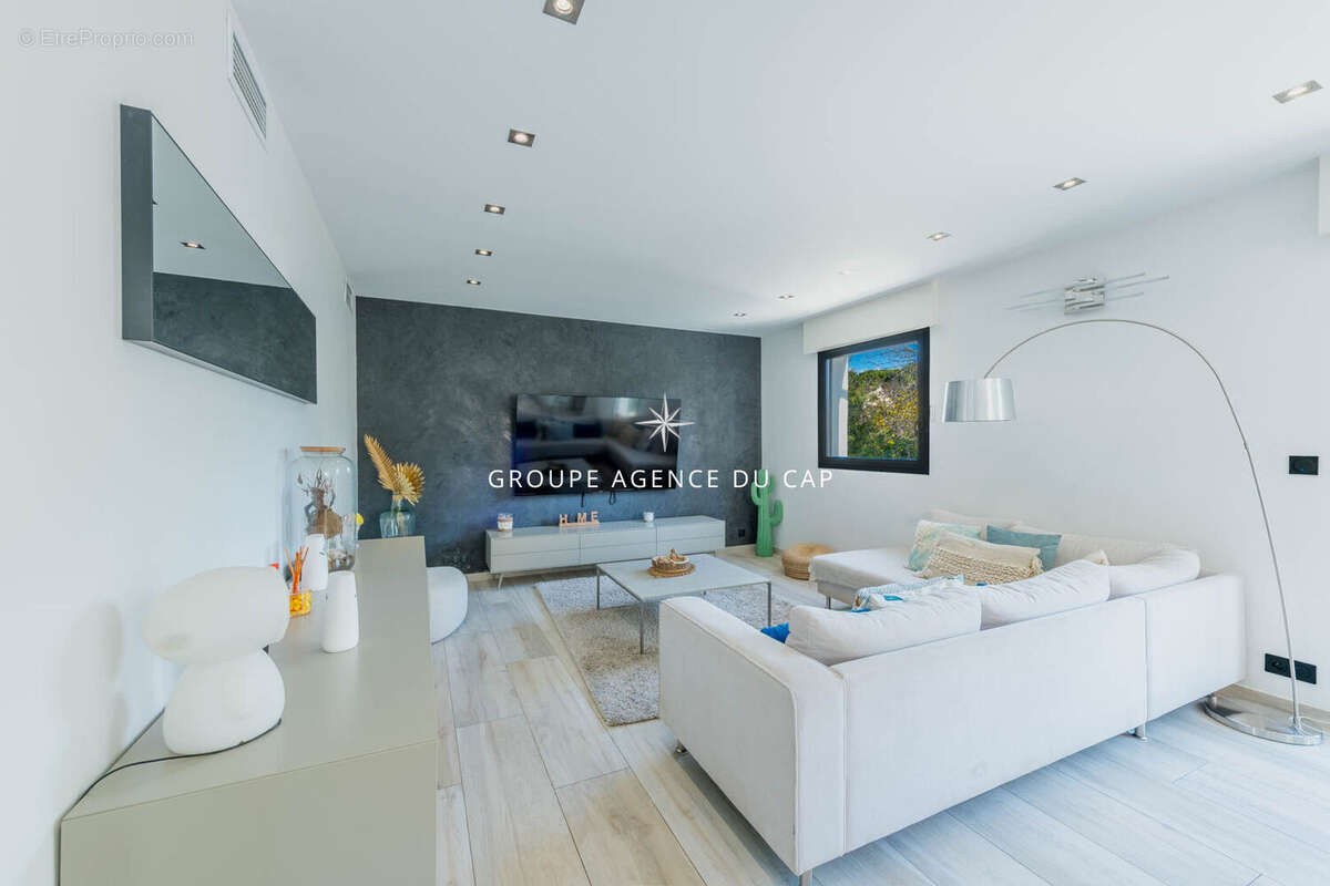 Villa  250 m2  4 chambres et une dependance frejus - photo 4