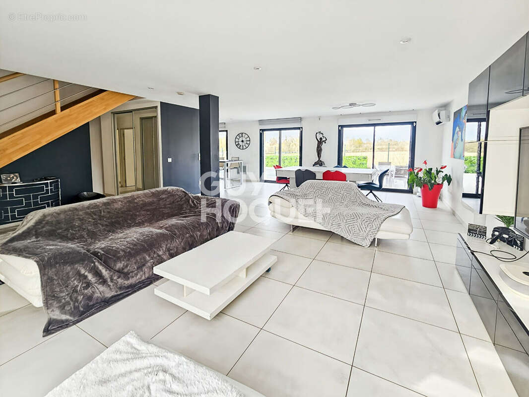 Maison à FONTENAY-TRESIGNY