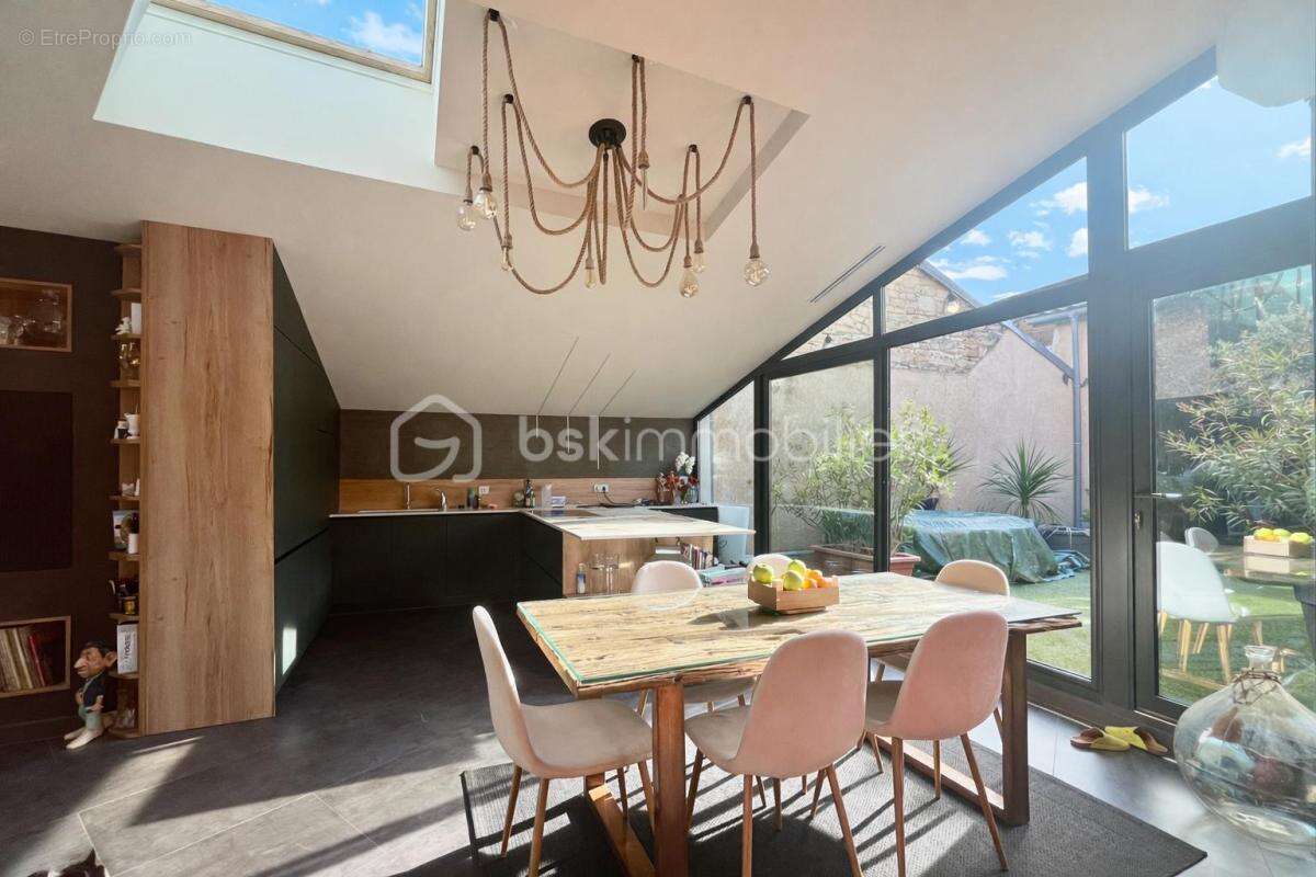 EXCLUSIVITÉ – Appartement d’exception avec Patio de 100m² – Hyper Centre de Villefranche-sur-Saône - photo 9