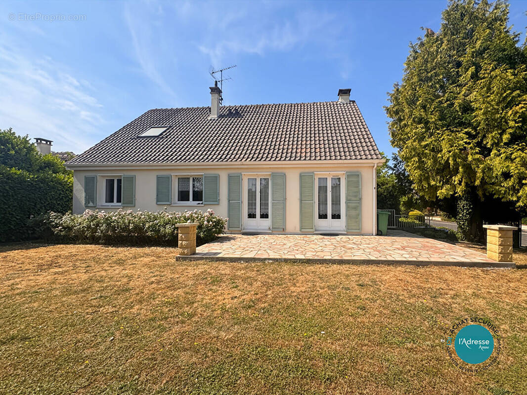 Maison à MENNECY