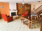 Maison à SAINT-MACAIRE-EN-MAUGES