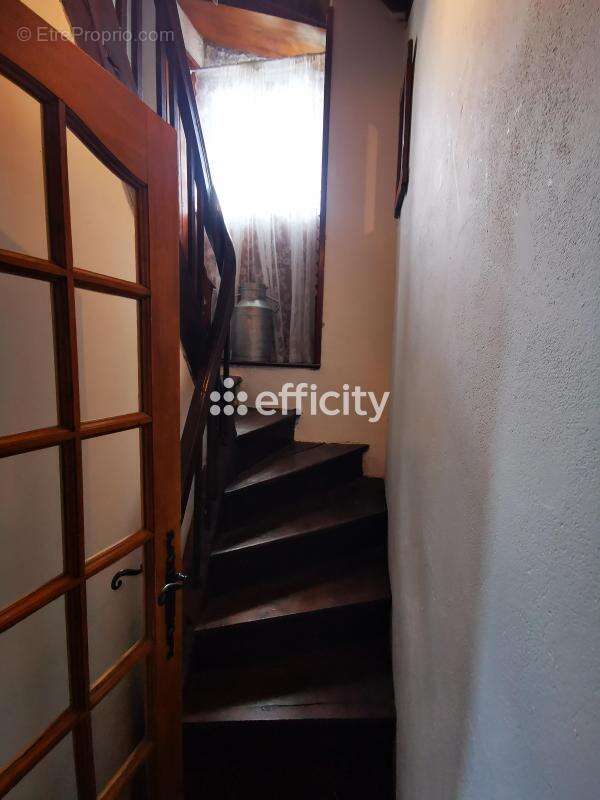 Maison 112 m² à Landelles-Et-Coupigny  - photo 8