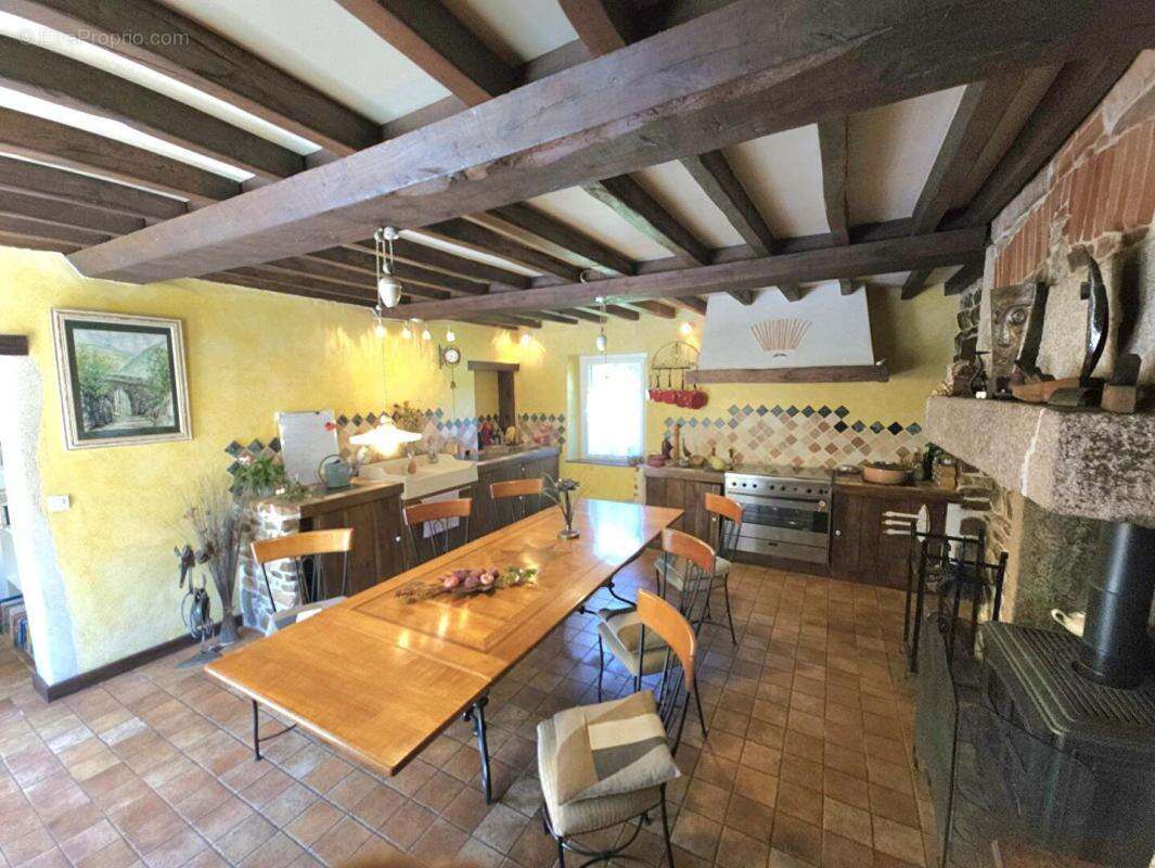 Maison à LA LANDE-DE-GOULT