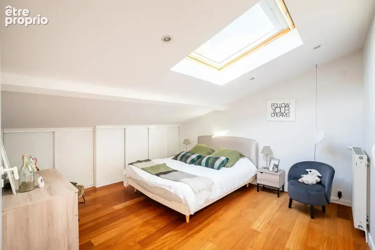 Maison de 9 pièces de 185 m² à Eysines - photo 16