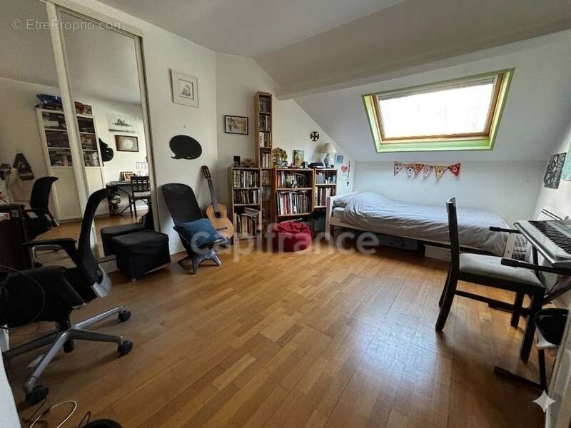 Maison à ISSY-LES-MOULINEAUX