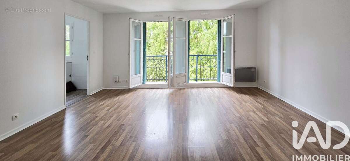 Photo 2 - Appartement à BAILLY-ROMAINVILLIERS