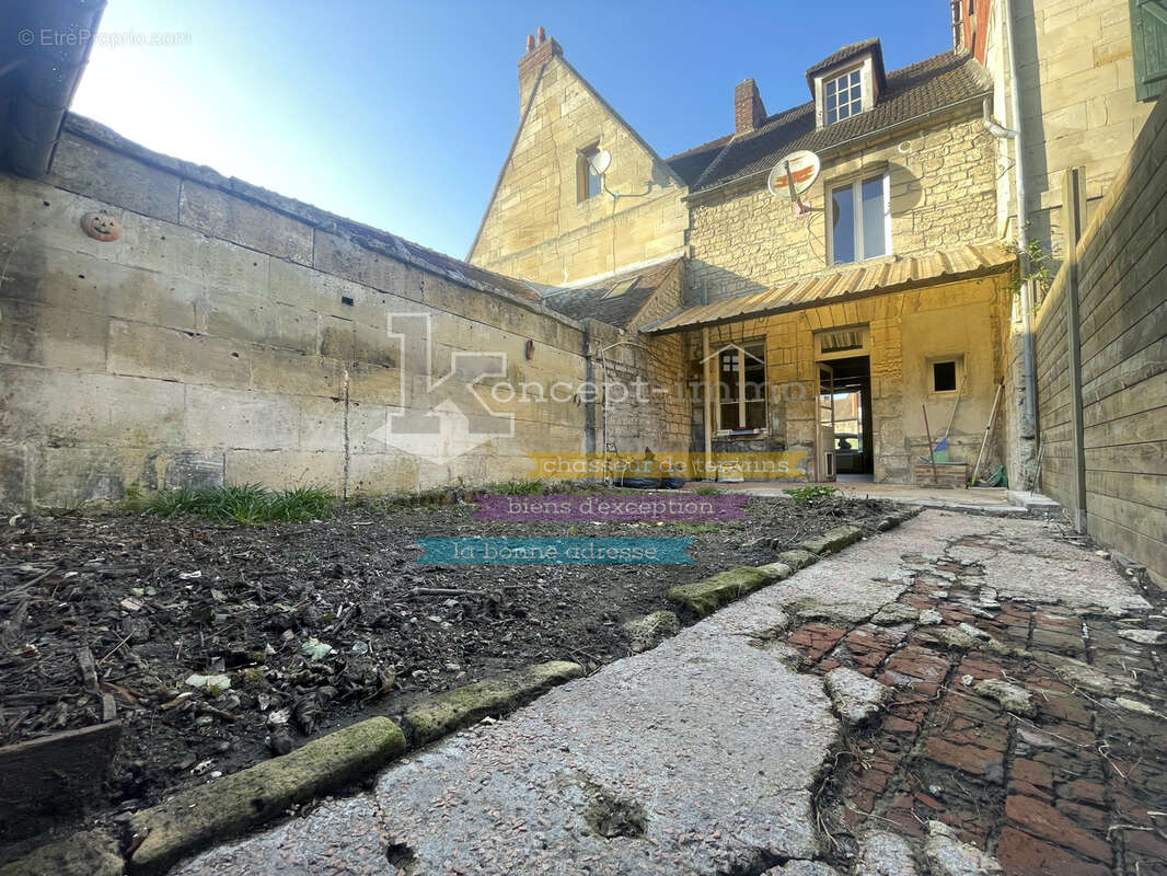 n°6 - Maison à CIRES-LES-MELLO