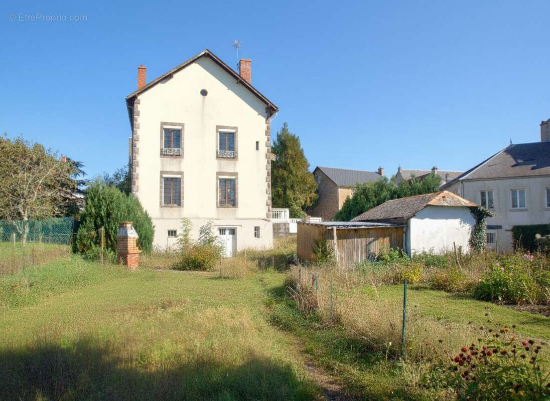 Maison à MESSEIX