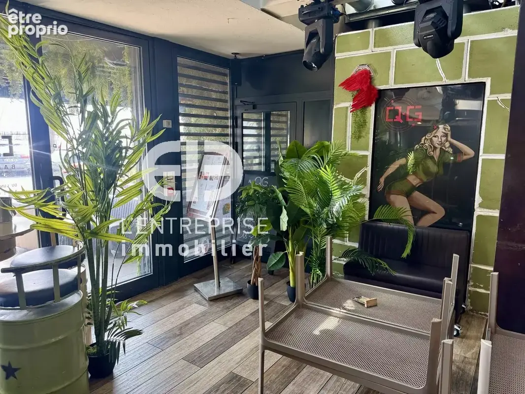 À vendre — parts de société restaurant-bar-club 144 m² — port de saint-laurent-du-var - photo 3
