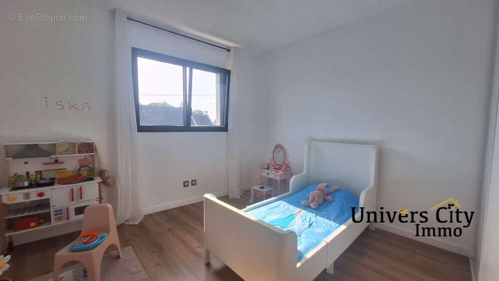 Maison 132 m² à La Chapelle-Sur-Erdre  - photo 5