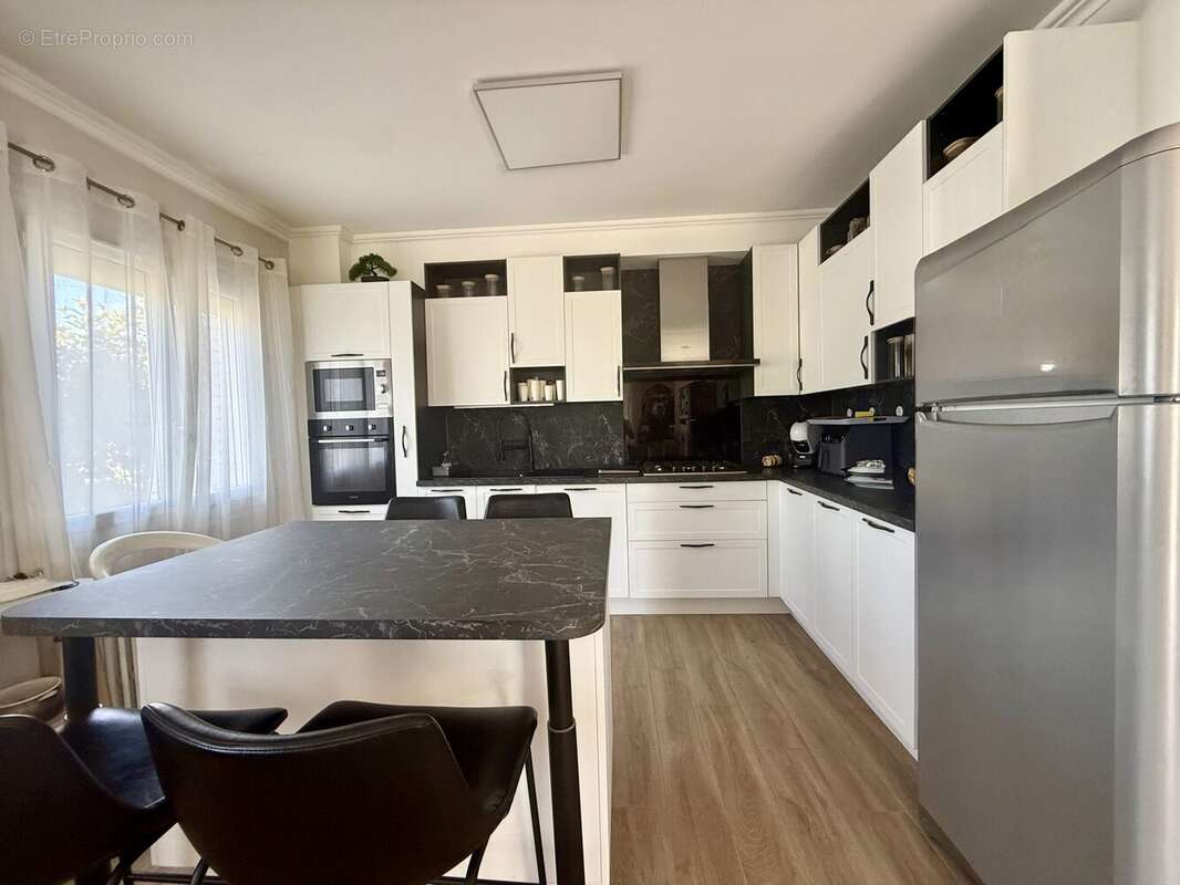 Maison 156 m² à Fleury-Les-Aubrais  - photo 2