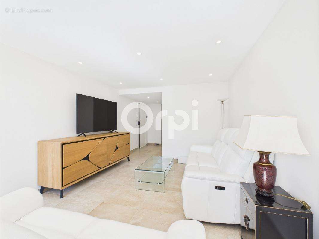 Appartement à MANDELIEU-LA-NAPOULE