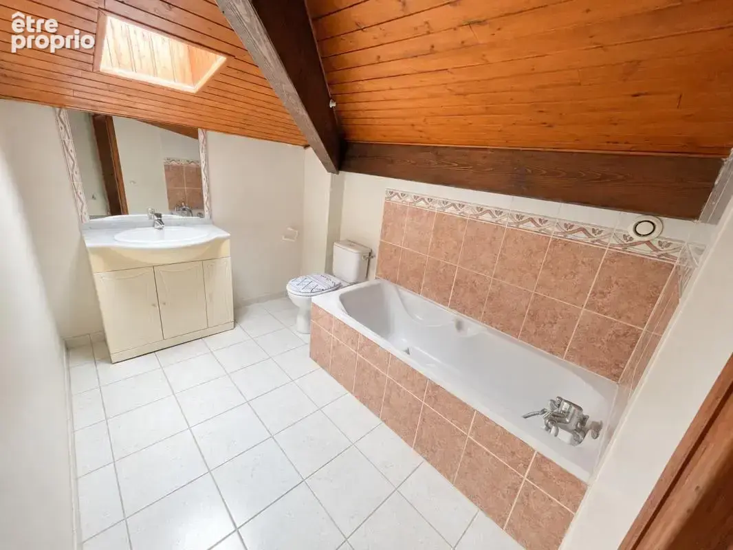 Maison T5 de 121 m² avec environnement exceptionnel et grand sous sol - photo 11