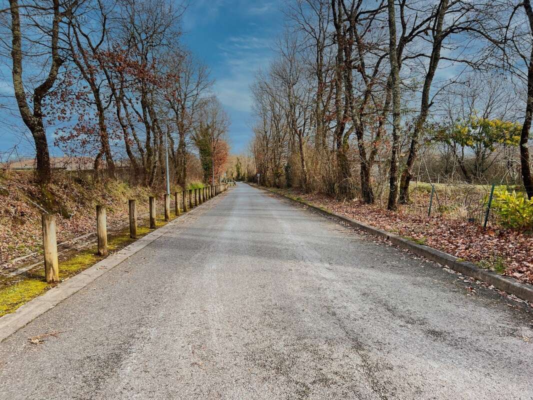 Terrain plat viabilisé – 1 470 m² – mirande - photo 6