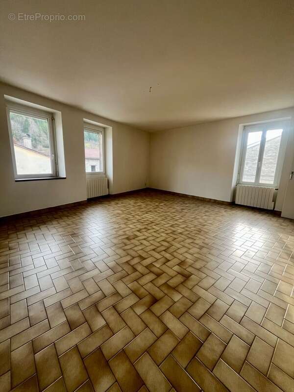 Maison à SAINT-MARTIN-DU-FRENE