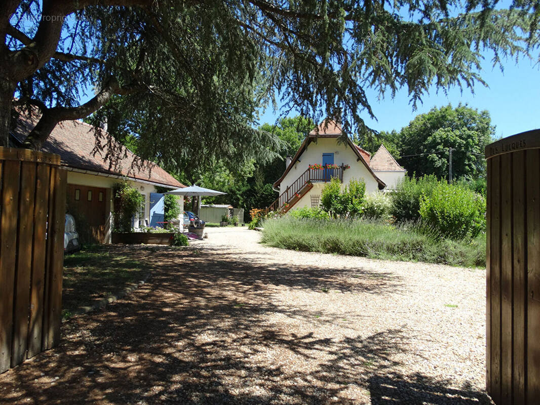 Maison à MENESPLET