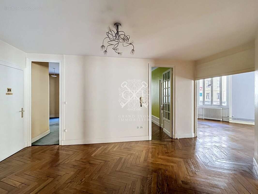 Commerce à LYON-6E